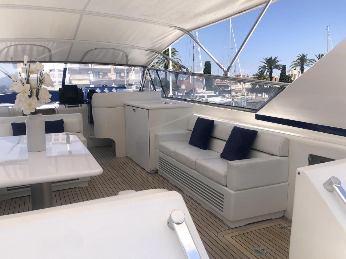Home Sweet Boat - Chambres D'Hotes Empuriabrava Exterior foto